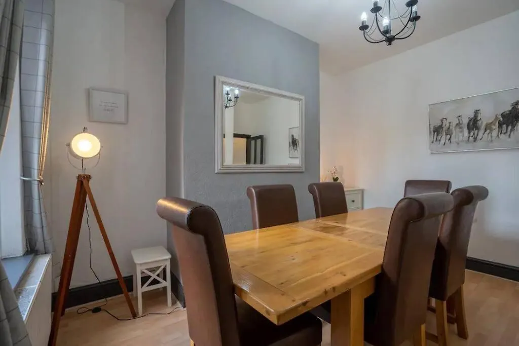 Holiday home Spacious Town House Lytham St Annes