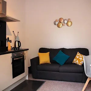 suitely-garden-walk-apartment.cambridgehotelsuk.com/