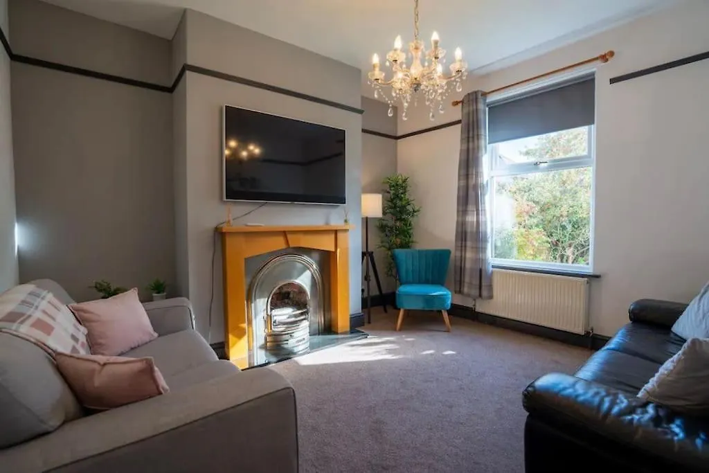Spacious Town House Lytham St Annes