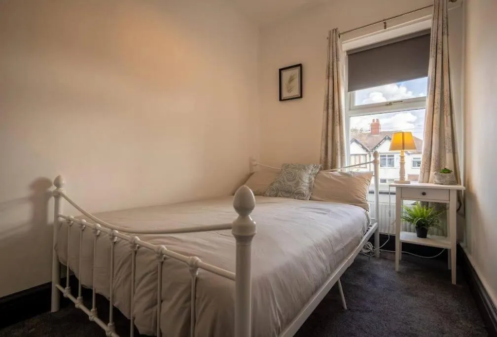 Spacious Town House Lytham St Annes